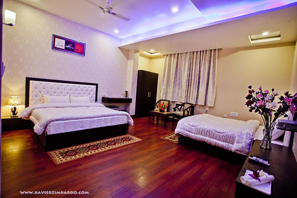 Hotel Krishna International Vrindāvan Zimmer foto